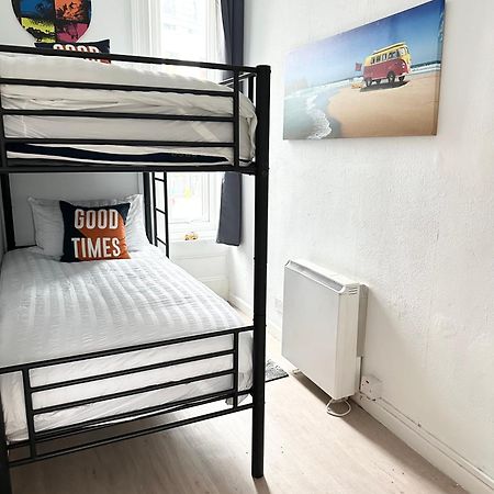The City Surfer Apartment - By Coastline Retreats - Parking Included - Sleeps 5 - City Centre Μπόρνμουθ Εξωτερικό φωτογραφία